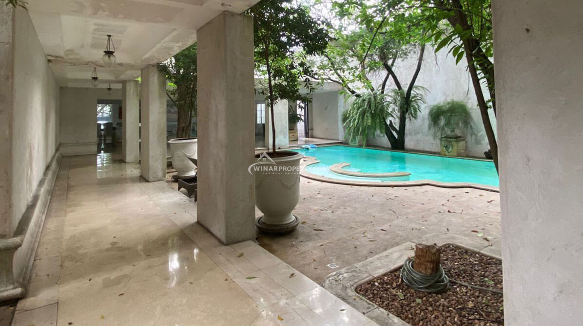 Rumah Modern Nuansa resort villa di jakarta-23